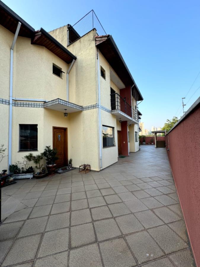Casa Triplex com 3 Quartos na Saúde/SP