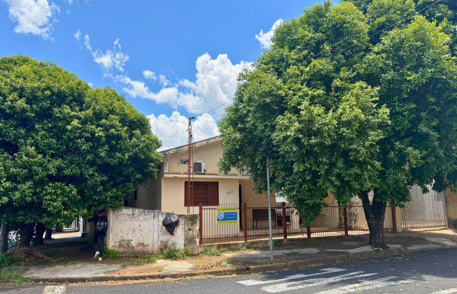 Duas casas em terreno de 325m², 2 quartos, 2 banheiros, 156m² construídos