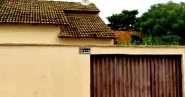 Casa com 71,5m² construídos em terreno de 225m²