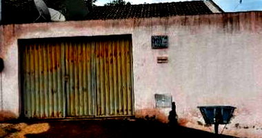 Casa com 3 quartos, 1 banheiro, varanda e área de serviço, 69,95m² construída