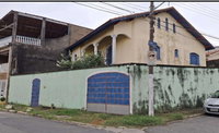 Casa com 150m², 4 quartos, 2 banheiros, área de serviço e garagem