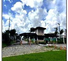 Casa ampla com 5 quartos, 5 banheiros, varanda e área de serviço