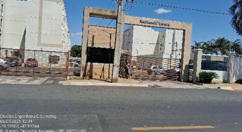 Apartamento com 2 Quartos em Uberaba/MG