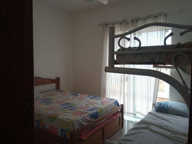 Casa com 4 Quartos, 3 Banheiros e Piscina em Peruíbe