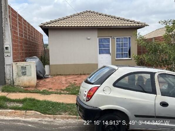 Casa com 2 quartos, 1 banheiro, 45,47m² área privativa, 2 vagas