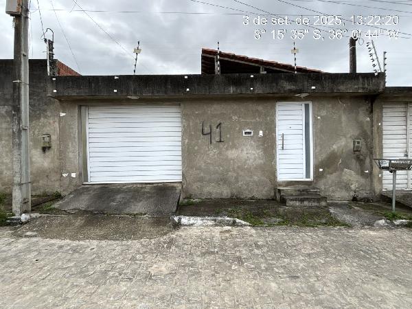 Casa com 2 quartos, 50m², terreno de 160,55m², desocupada
