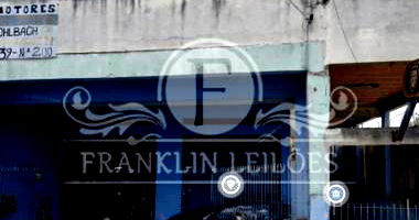 Imóvel Comercial 244,50m² com 6 pequenas casas, desocupado