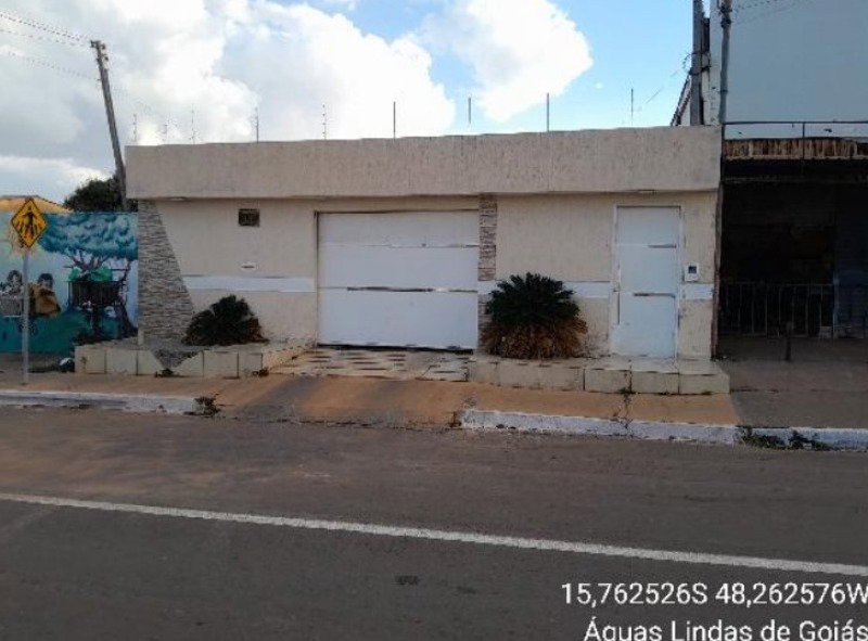Casa com 4 quartos em Águas Lindas de Goiás
