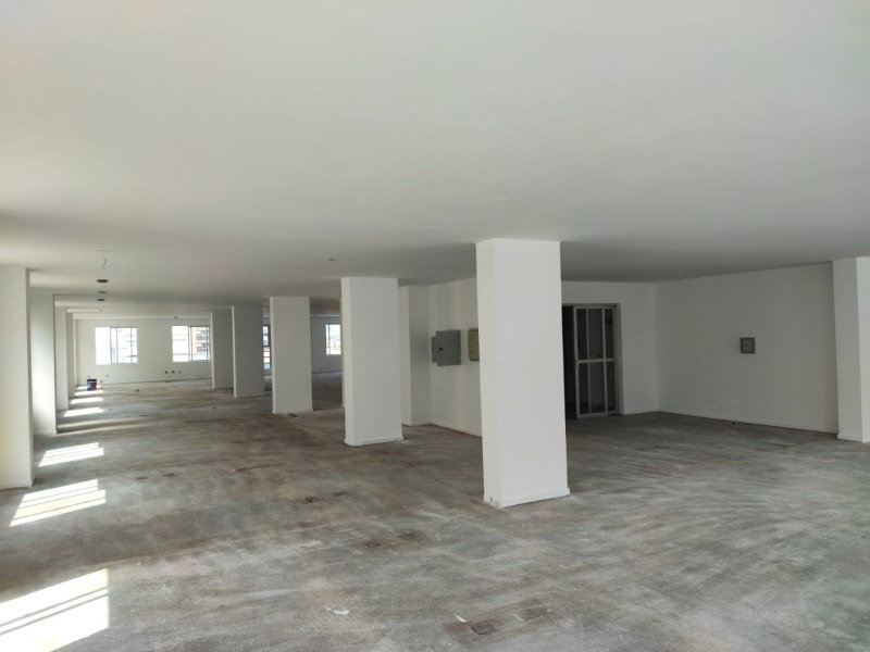 Conjunto Comercial com 385,35m², 2 banheiros e 5 vagas