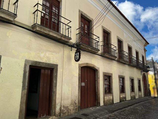 Casa Nobre com 7.822m² de construção, prédio tombado, necessita reparos
