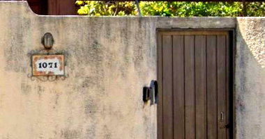 Casa com 4 dorms, 3 banheiros e garagem em terreno de 750m²