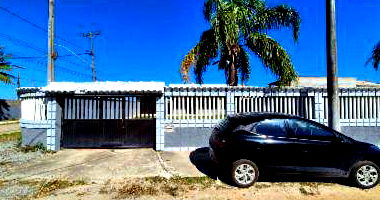 Casa Ocupada com 4 Quartos e 2 Banheiros em Araruama/RJ