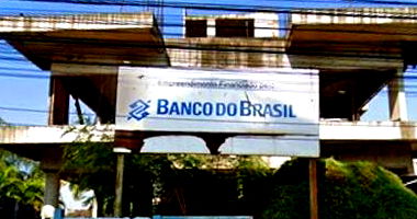 Prédio Inacabado com 1.530m² de Terreno