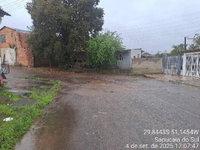 Casa com 2 quartos, 1 banheiro e 1 vaga de garagem