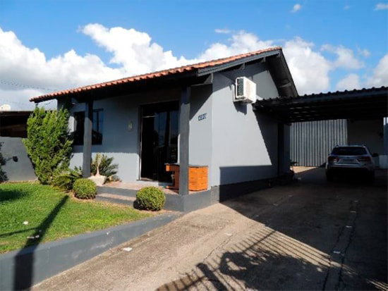 Casa em Taquara com 48,75m² e terreno de 418m² - Ocupada