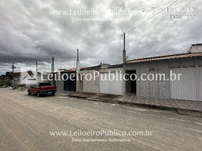 Casa com 2 Quartos e Varanda em Itapetinga