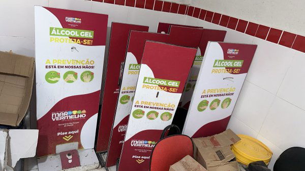 Diversos Totens para Álcool Gel