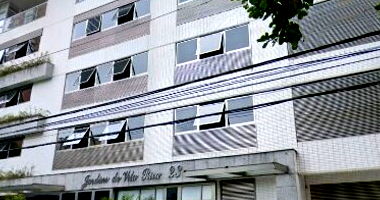 Apartamento espaçoso com 3 suítes e 2 vagas em Santos