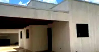 Casa com 152,56m² construídos - Ocupada