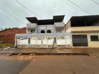 Apartamento com 2 Quartos e Varanda em Muriaé