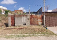 Casa com 2 quartos, 2 banheiros e 90m² área privativa