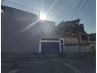 Casa em Leilão com 275m² Construída e 189m² de Terreno