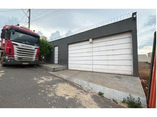 Casa residencial com 3 quartos, 178m², ocupada