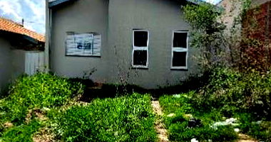 Casa com 2 quartos, 1 banheiro, 44,25m² construída, 1 vaga