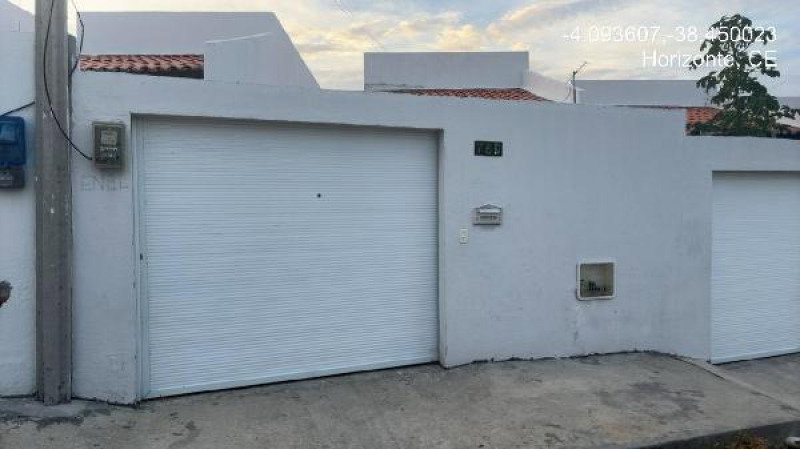 Casa com 2 quartos, 1 banheiro e 1 vaga de garagem