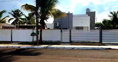 Casa com 2 quartos, 1 banheiro e 1 vaga