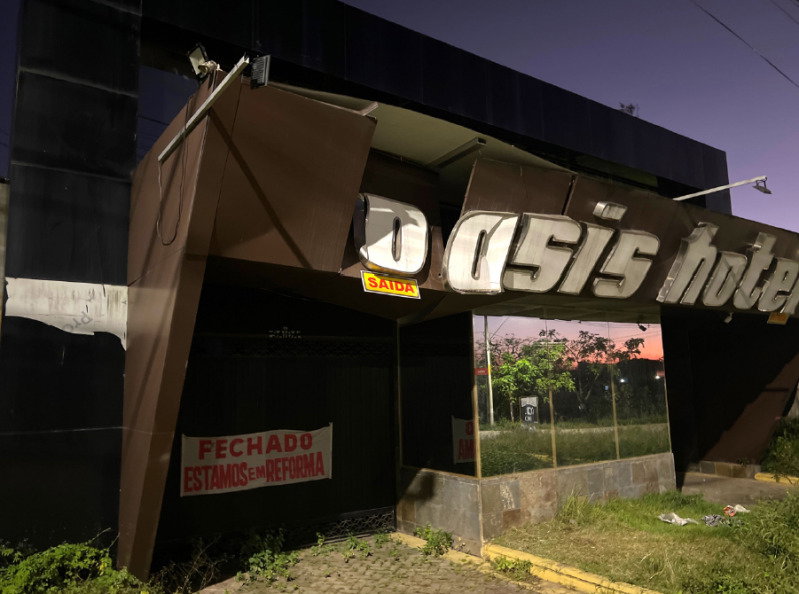 Terreno com Hotel em Péssimo Estado de Conservação
