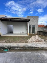Casa com 2 quartos, 2 banheiros e 2 vagas de garagem