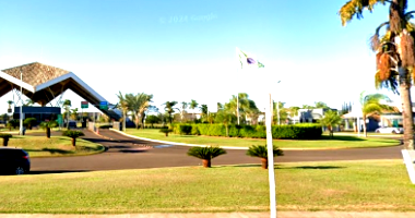Sobrado de Alto Padrão com 4 Quartos e Piscina em Campo Grande/MS