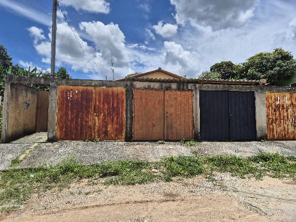 Casa com 2 quartos, 1 vaga de garagem, 44,98m², ocupada