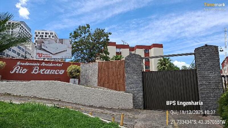 Apartamento com 2 quartos em Juiz de Fora