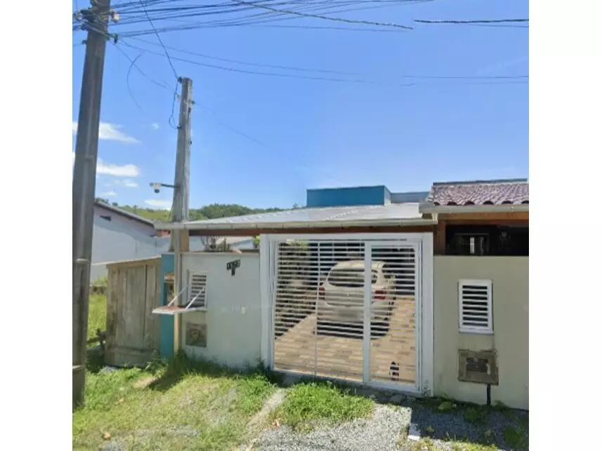 Casa 3 quartos, 1 banheiro, 49,8m² construída, ocupada