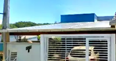 Casa 3 quartos, 1 banheiro, 49,8m² construída, ocupada