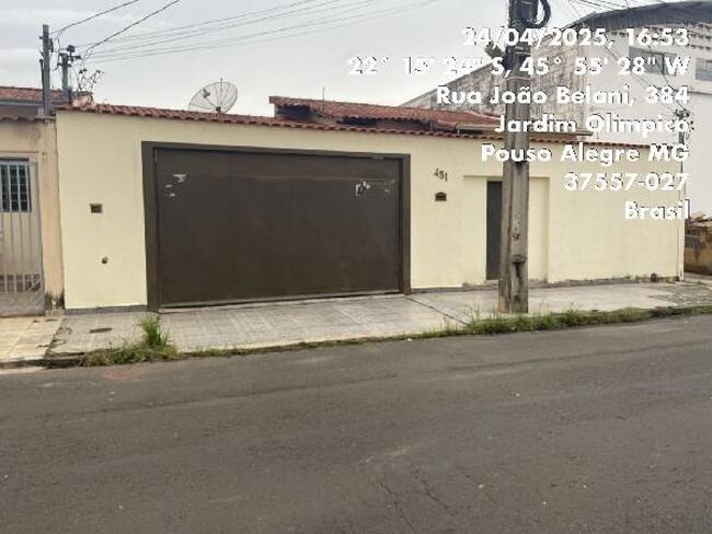 Casa com 3 quartos, 2 banheiros, 1 vaga e 175,4m² privativos
