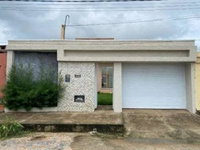 Casa Padrão com 1 Vaga de Garagem em Camocim