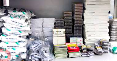 Lote com Material Odontológico em Teófilo Otoni