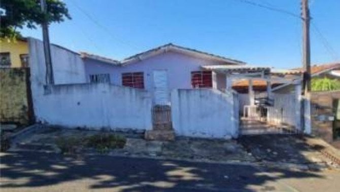 Casa padrão 1 quarto 1 banheiro 24,82 m² construída, ocupada