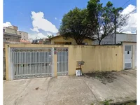 Casa com 3 quartos, 2 banheiros, 1 vaga, 90m² construída, ocupada