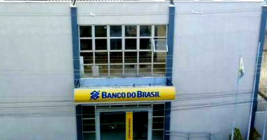 Prédio Comercial com 2 Pavimentos em Caravelas (BA)