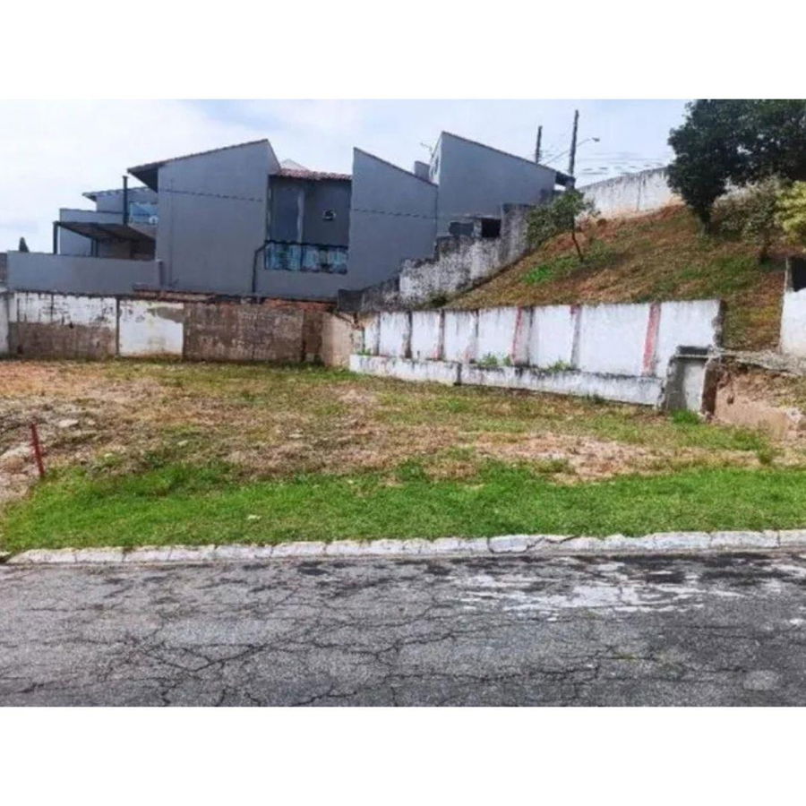 Imóvel Urbano Desocupado em Mogi das Cruzes com 331,85 m²