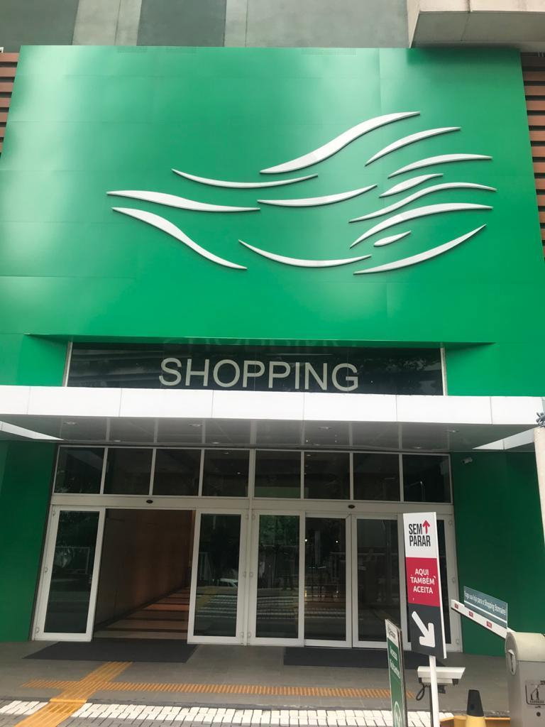 Loja comercial desocupada com 1 banheiro, 1986 m², ideal para investimento
