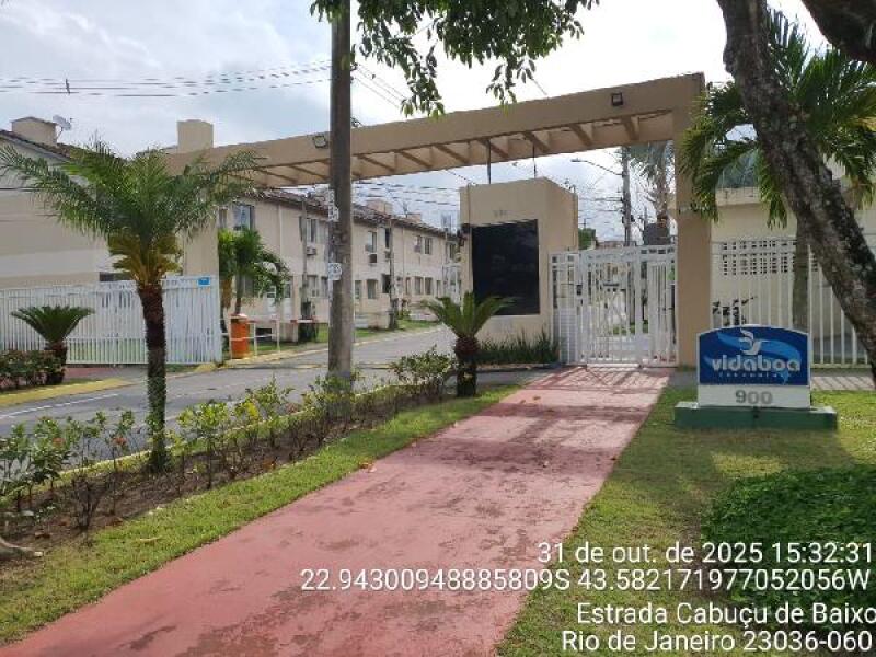 Casa em Condomínio com 1 Vaga de Garagem