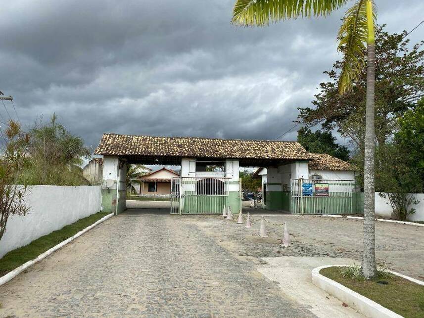 Casa em condomínio com 1 vaga e piscina em Itaboraí/RJ