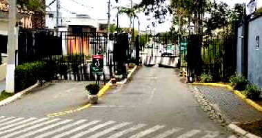 Casa com 3 quartos em Cotia/SP