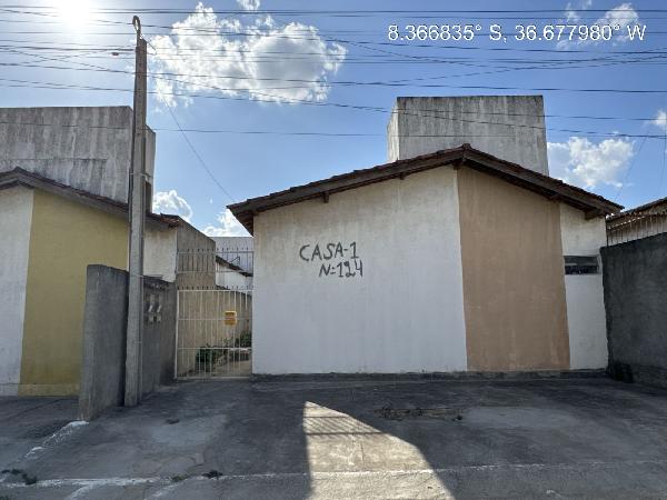Casa 2 quartos com varanda, área construída 54,36m², 1 vaga