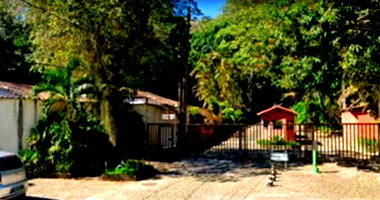 Casa em Condomínio com 706 m² - Ocupada